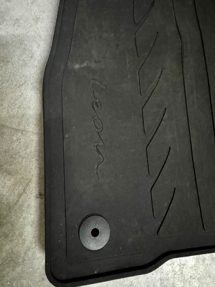 Tapetes borracha originais Seat Leon