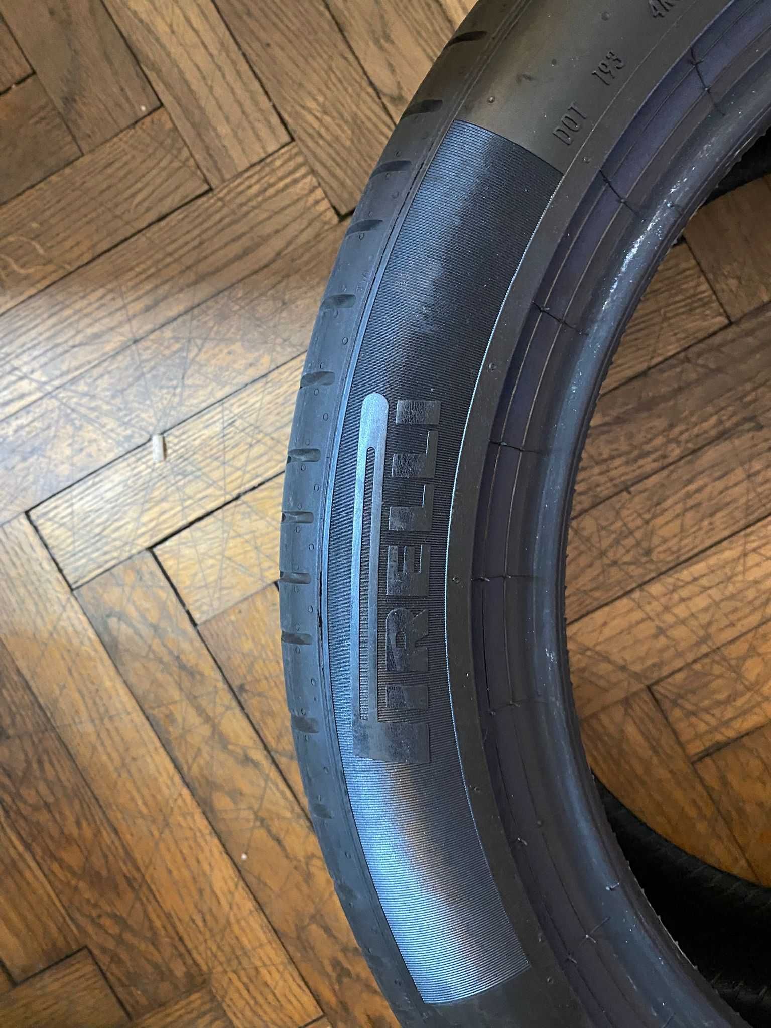 Pirelli P-Zero
255/45 R18