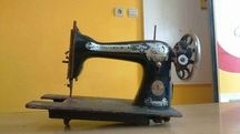 Maquina de Costura Marca SINGER com 60 Anos, Boa para exposição C/novo