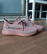 Кросівки ізі / рожеві кросівки / yeezy / текстильні м'якенькі кросівки