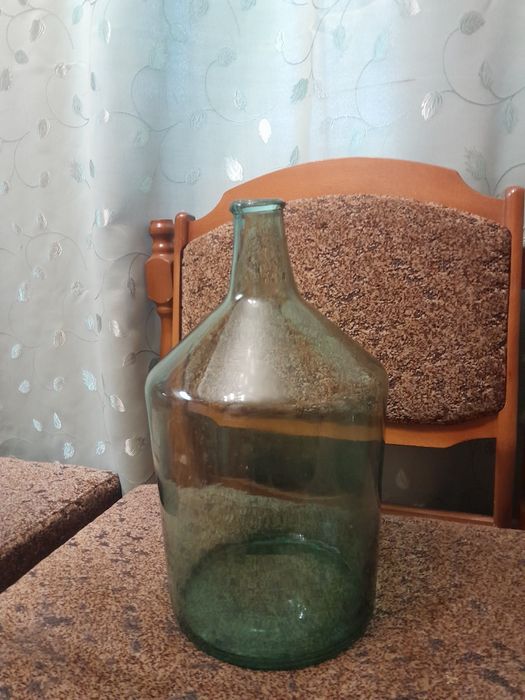 Продам скляні бутилі під вино під воду під сік б/у в дуже гарному стан