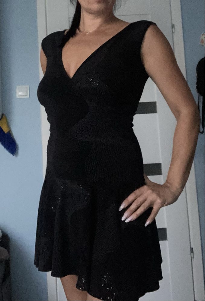 Czarna sukienka krótka