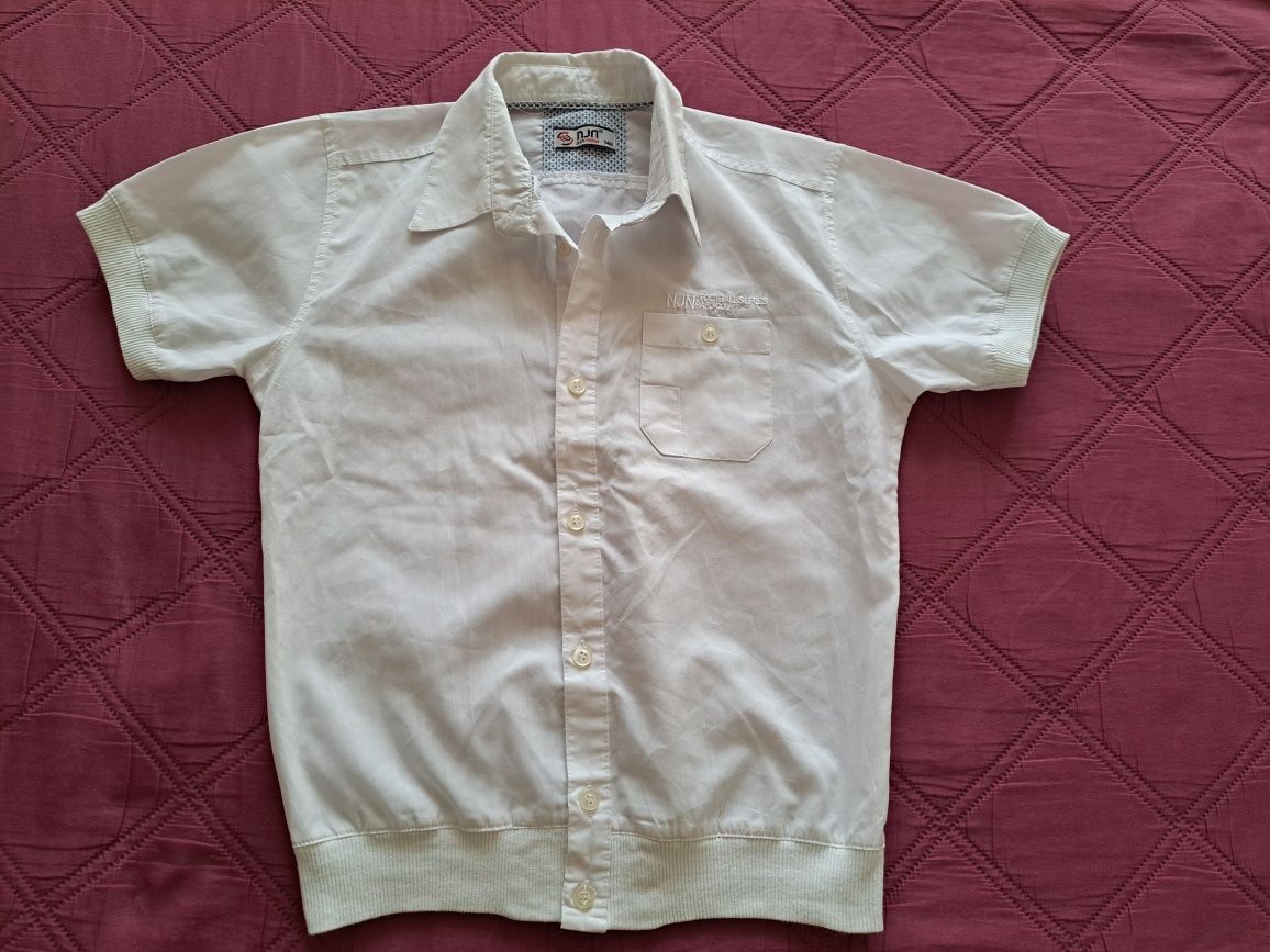 Б/у белая рубашка с коротким рукавом на рост 140, 50 грн.