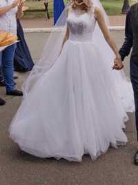 Свадебное платье белое 42-44 размер