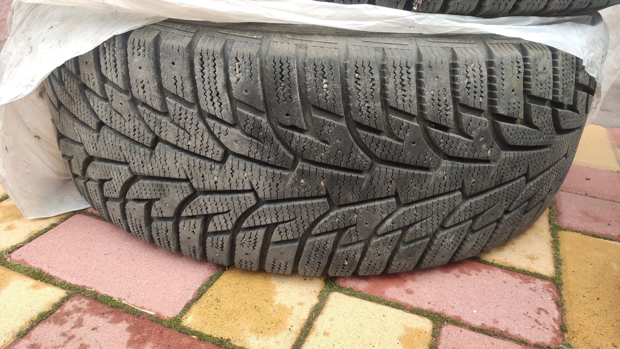 Резина Hankook Зима R16 225/60 Гарний Стан