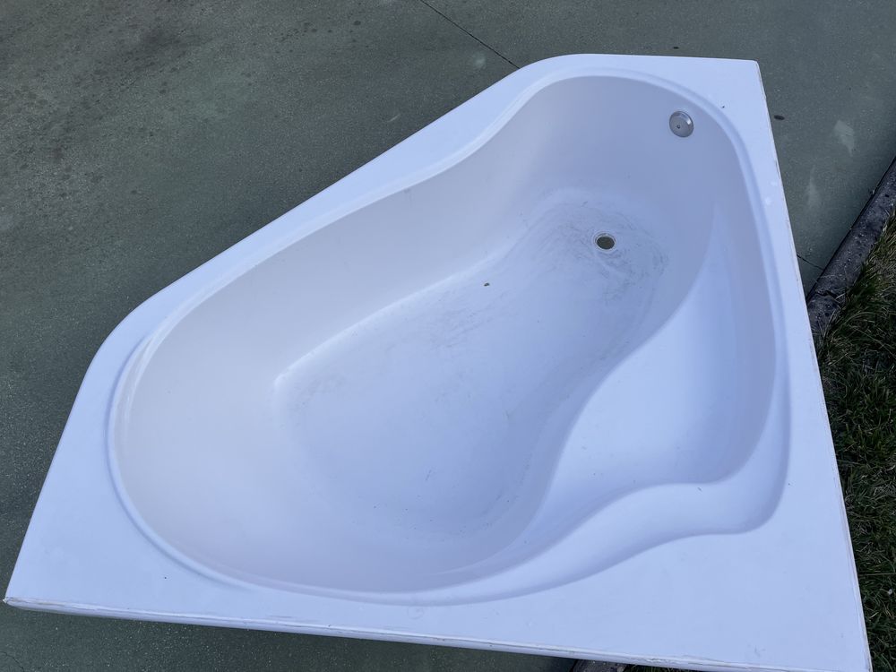 Banheira  de canto com 145cm  cor branca
