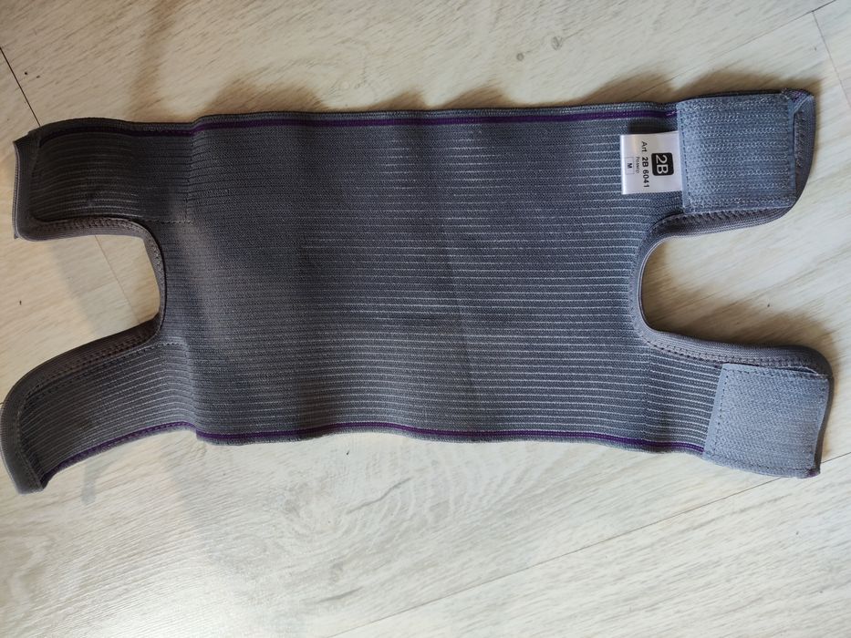 Бандаж колінного суглоба