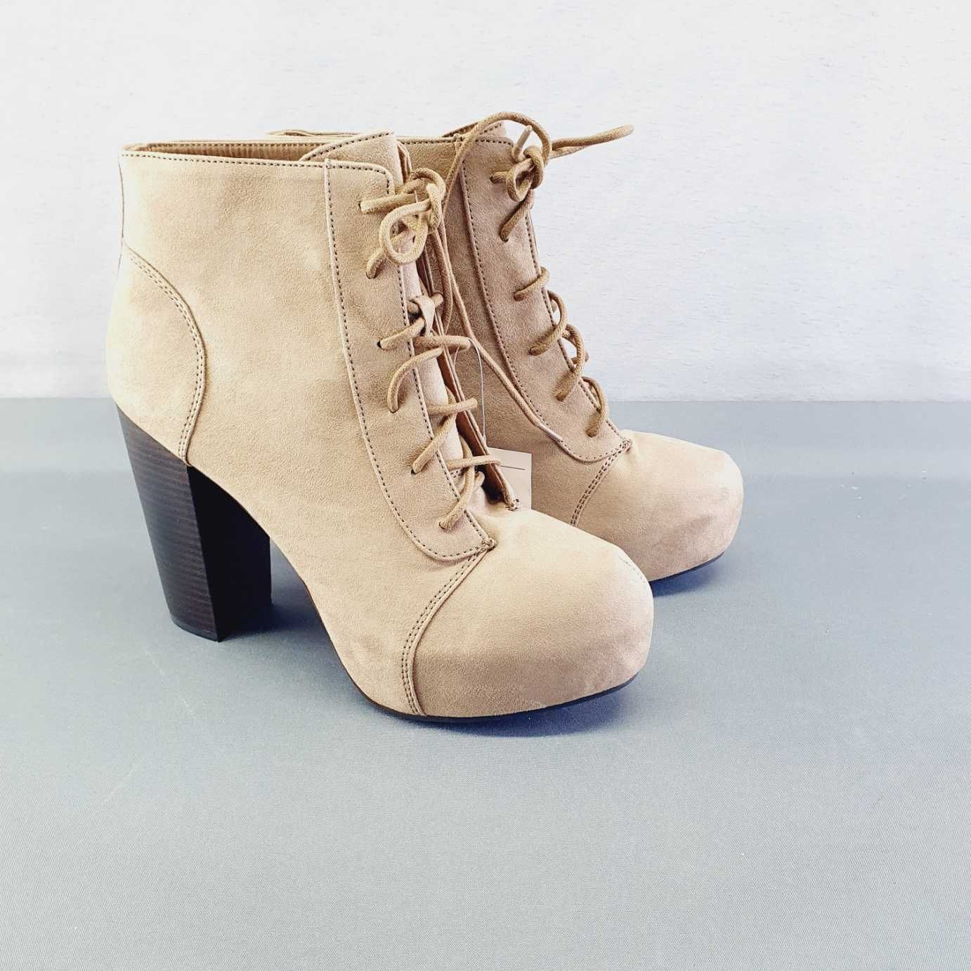 Beżowe buty na wysokim obcasie wiązane z przodu H&M rozmiar 40