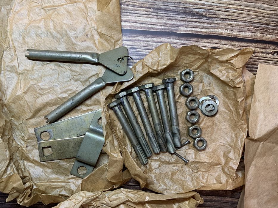 Замок гаражный, секретность 7000, 1994 год, новый, на гараж.