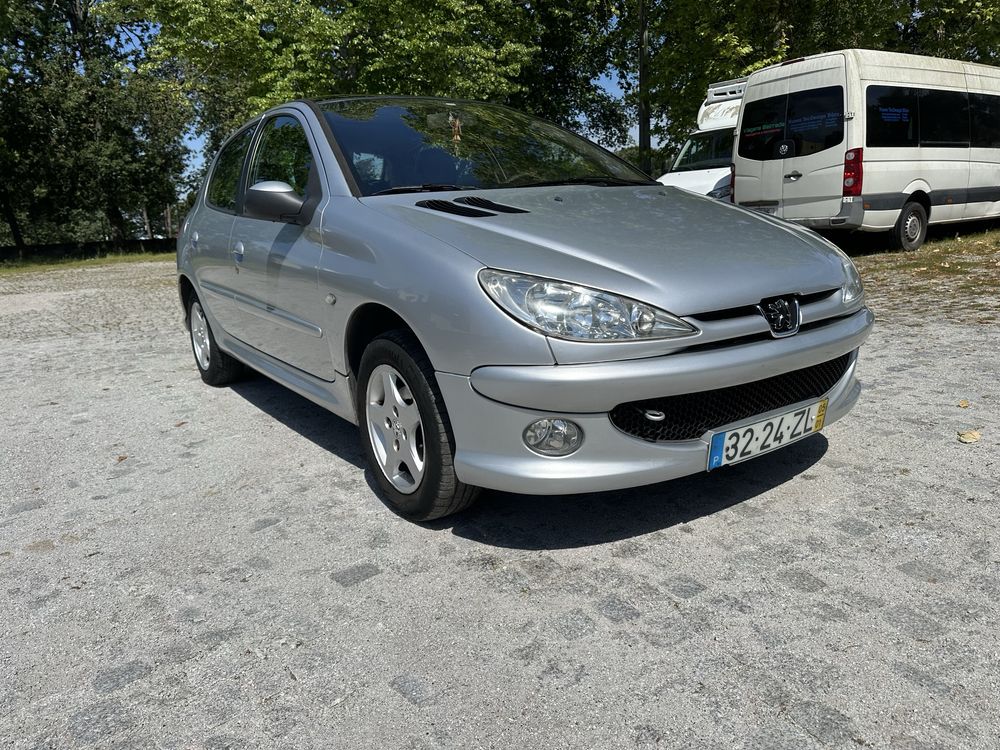 Peugeot 206 1.4 HDI BLAK & SILVER