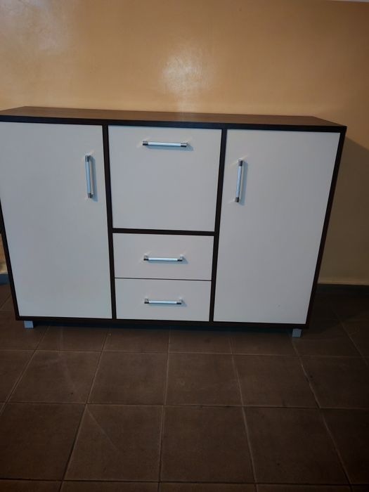 Solidna komoda z barkiem