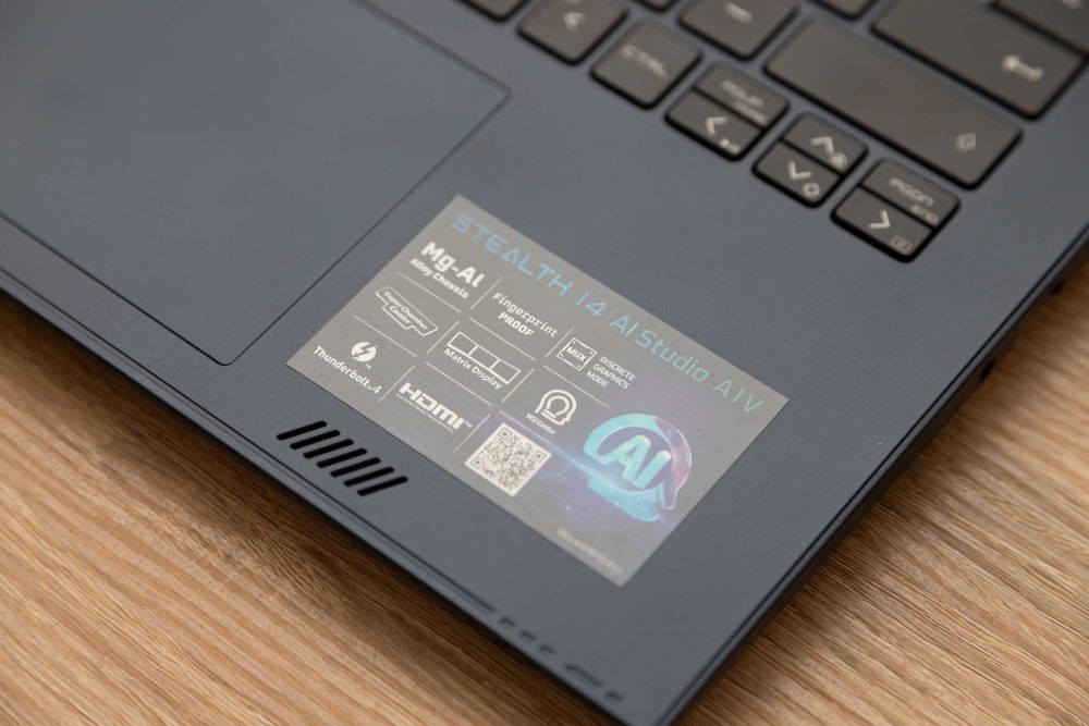 Portátil MSI 14" Stealth 14 AI Studio (I9 Ultra | RTX 4070 | 32GB RAM)
