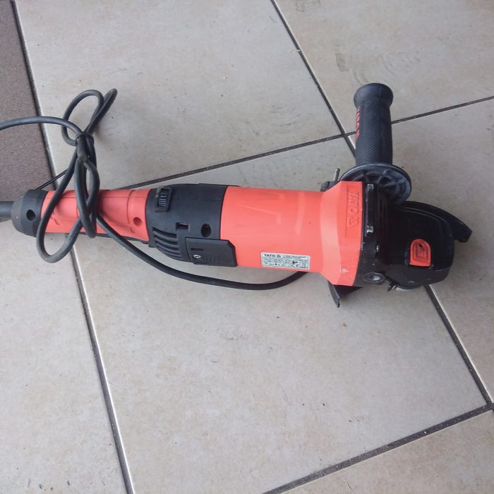 Szlifierka kątowa Yato 1400 W