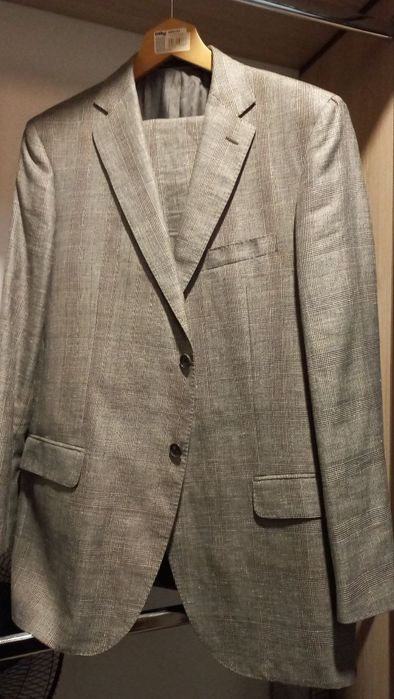 Продам брендові чоловічі костюми Brioni.6000грн.розмір 52L