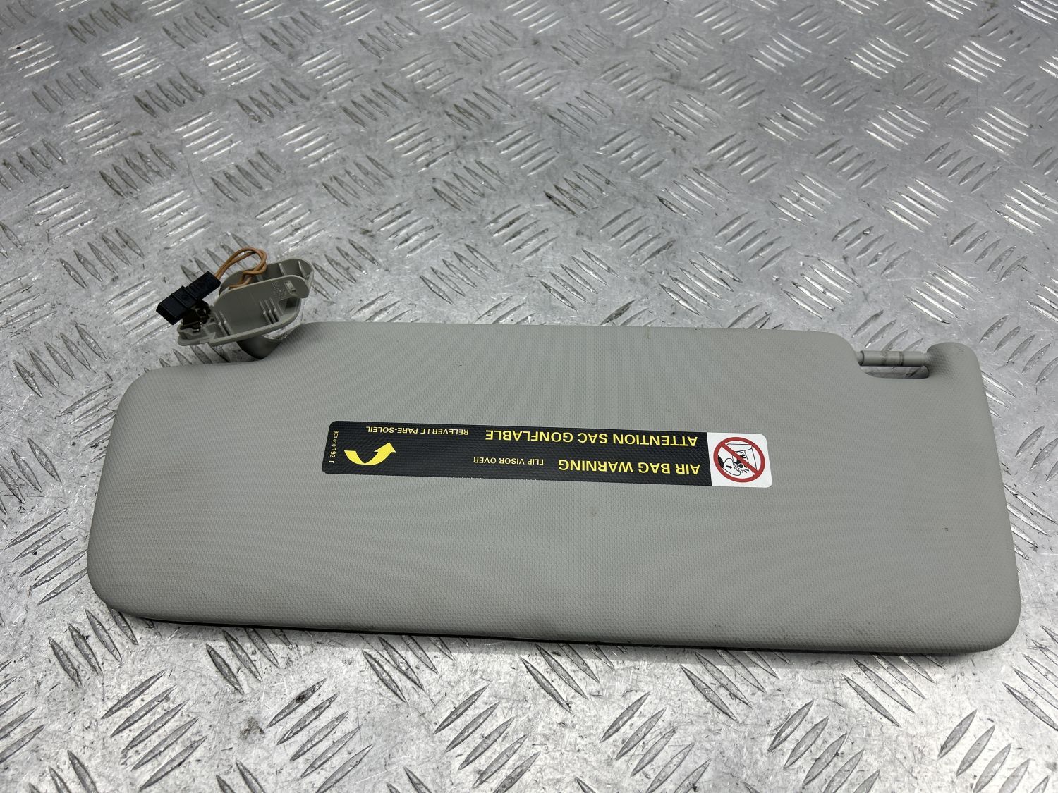 Солнцезащитный козырек правый 8V5857552DFT9 для Audi A3 8V 2012-2020