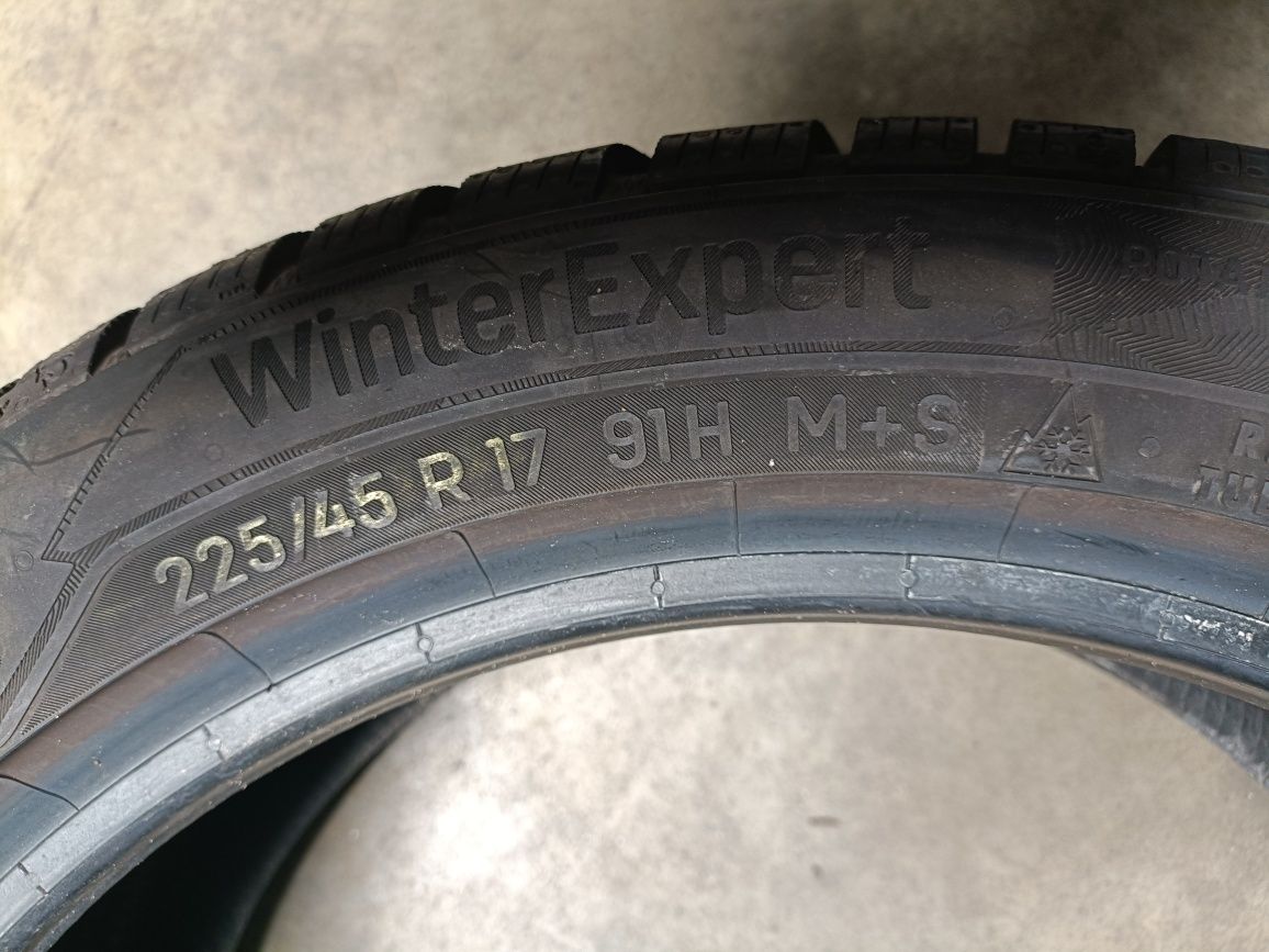 22r, Opona zimowa Uniroyal WinterExpert 225/45R17 91H