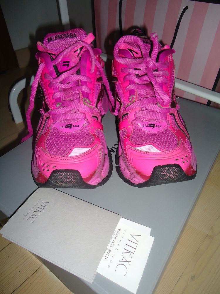 Balenciaga Runner pink