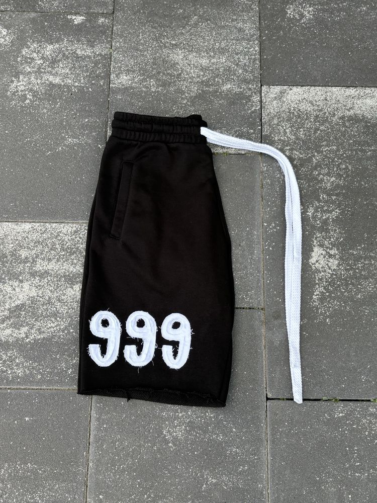 999yessirskiii шорти