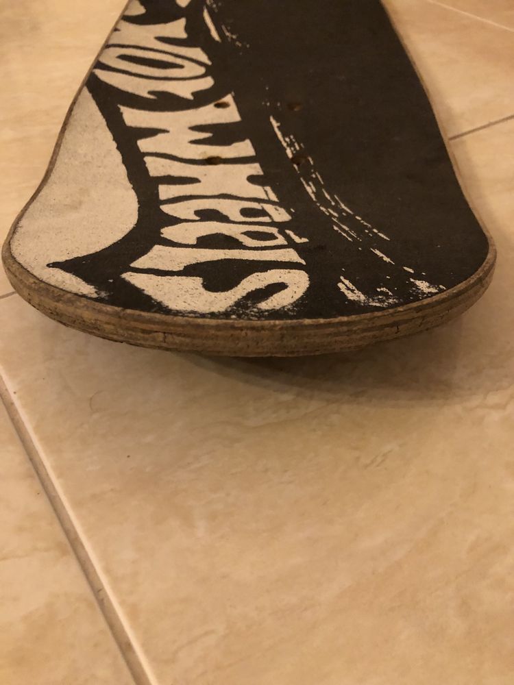 Tábua de Skate Flip HotWheels