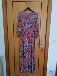 Vestido floral roxo