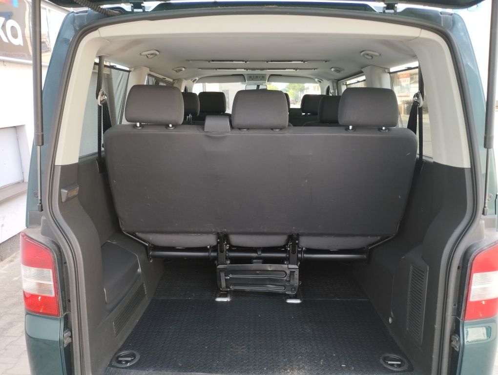 Volkswagen Transporter caravelle T5 9 osób automat