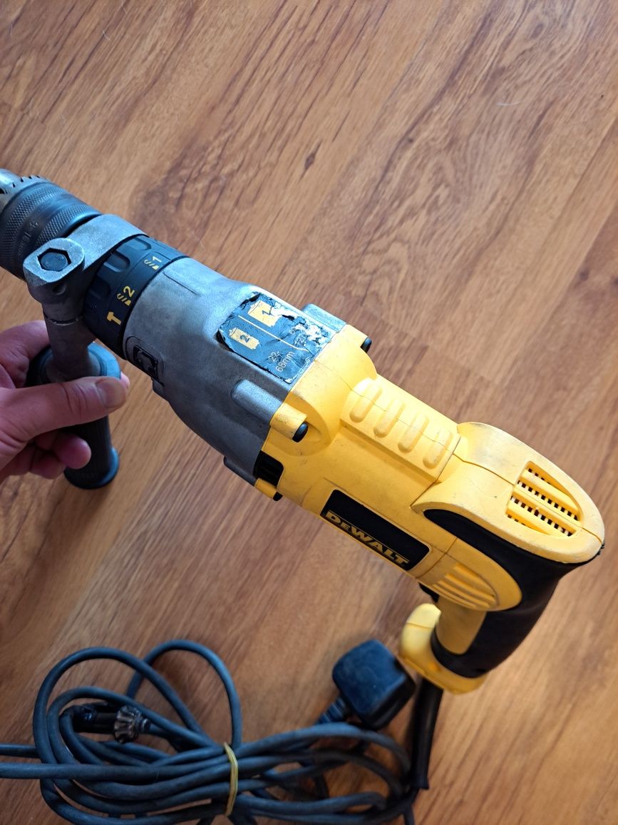 Wiertarka udarowa DEWALT DWD524 uszkodzona 1100W zółta