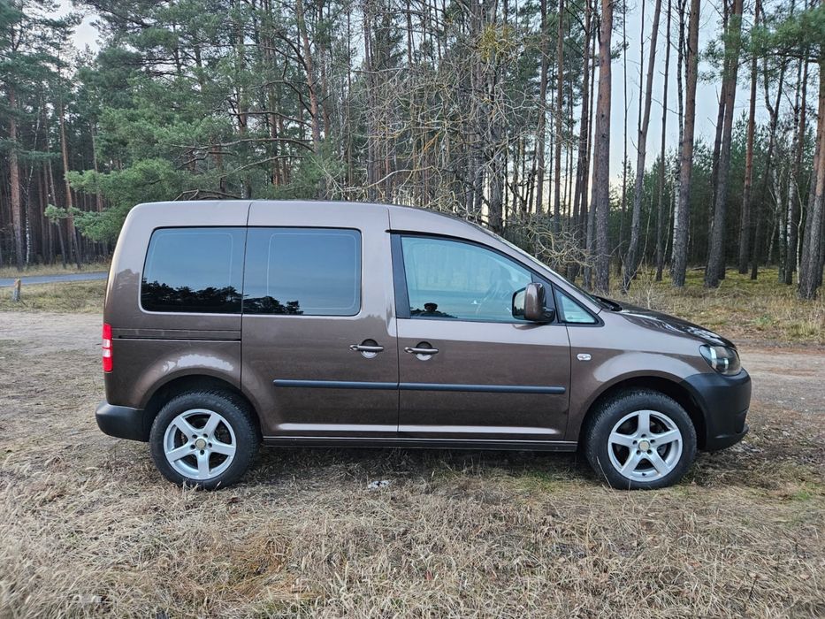Volkswagen Caddy 1.6 TDI 105KM 2010r. 5 osób