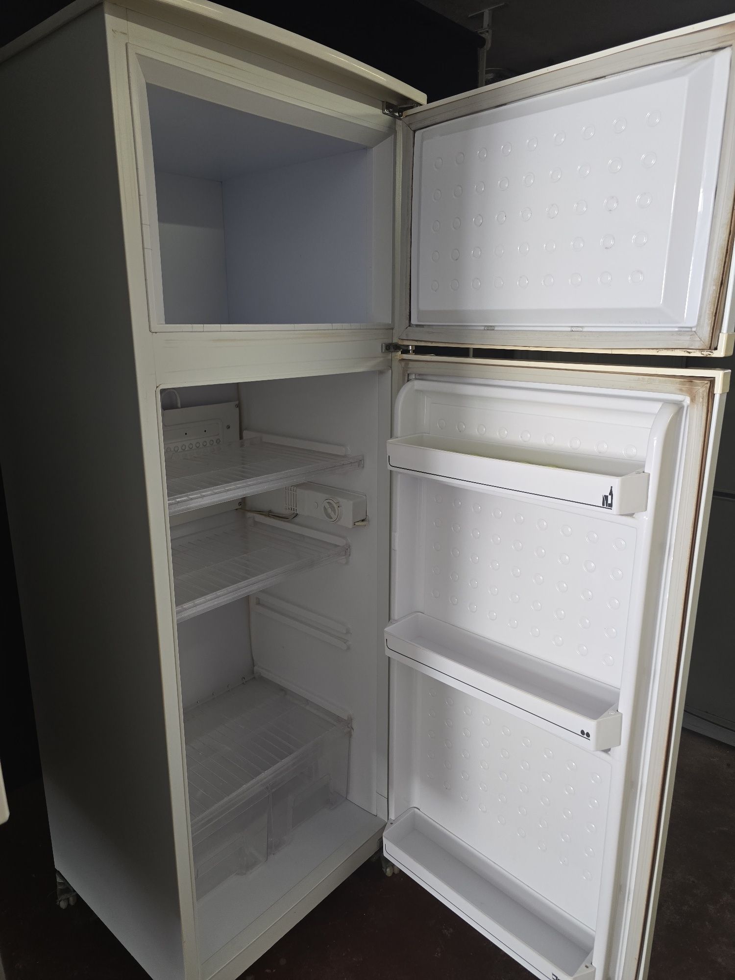 Frigorífico Gralux 2 portas – em bom estado