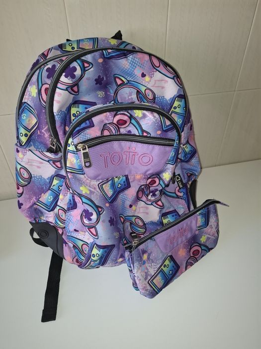 Mochila e estojo original Totto c/ ofertas de material escolar