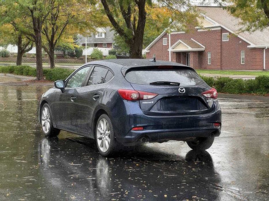 Mazda 3 Grand Touring      2017