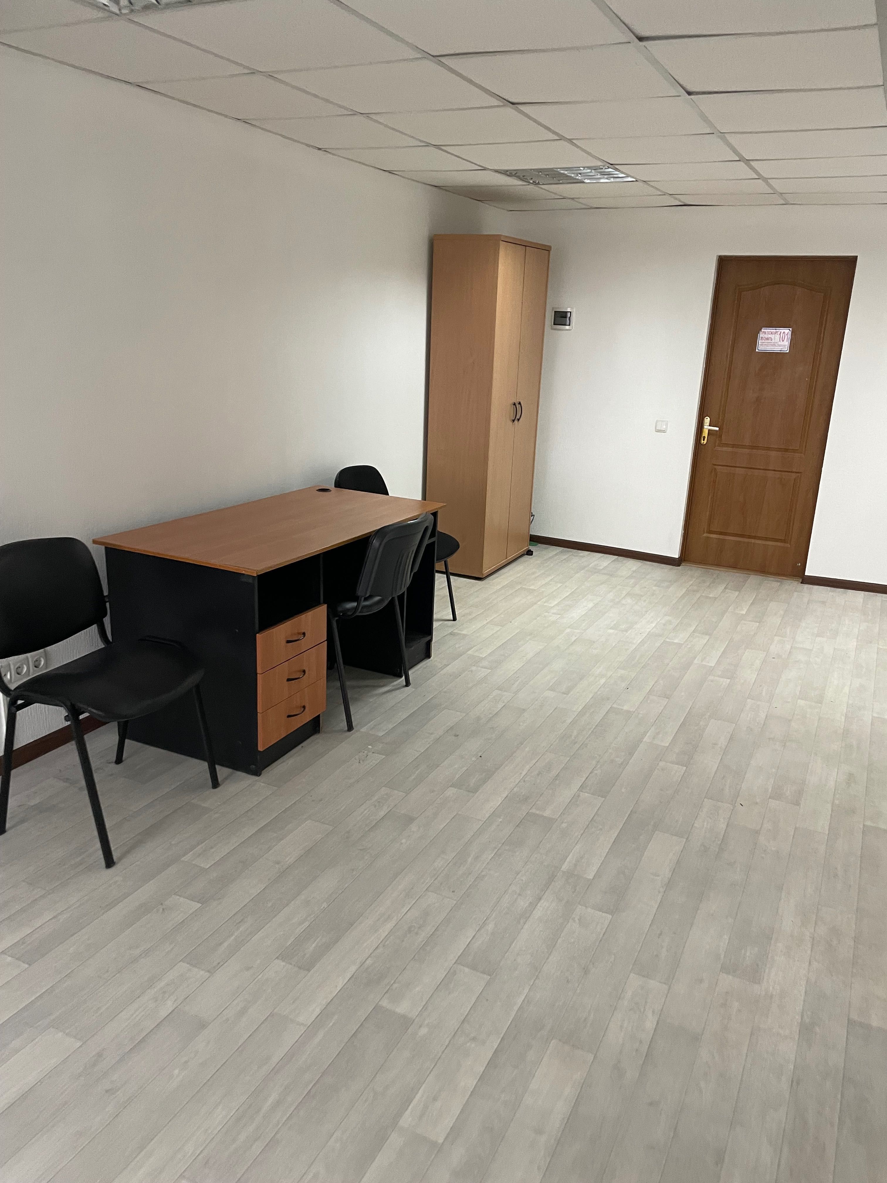 Офис 28 кв.м рядом с м. Ботанический Сад, пр. Науки