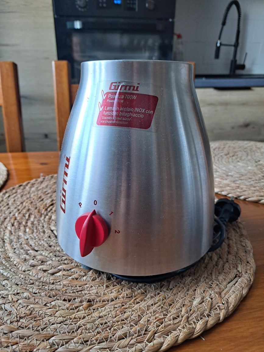 Blender szklany kielich 700w Girmi