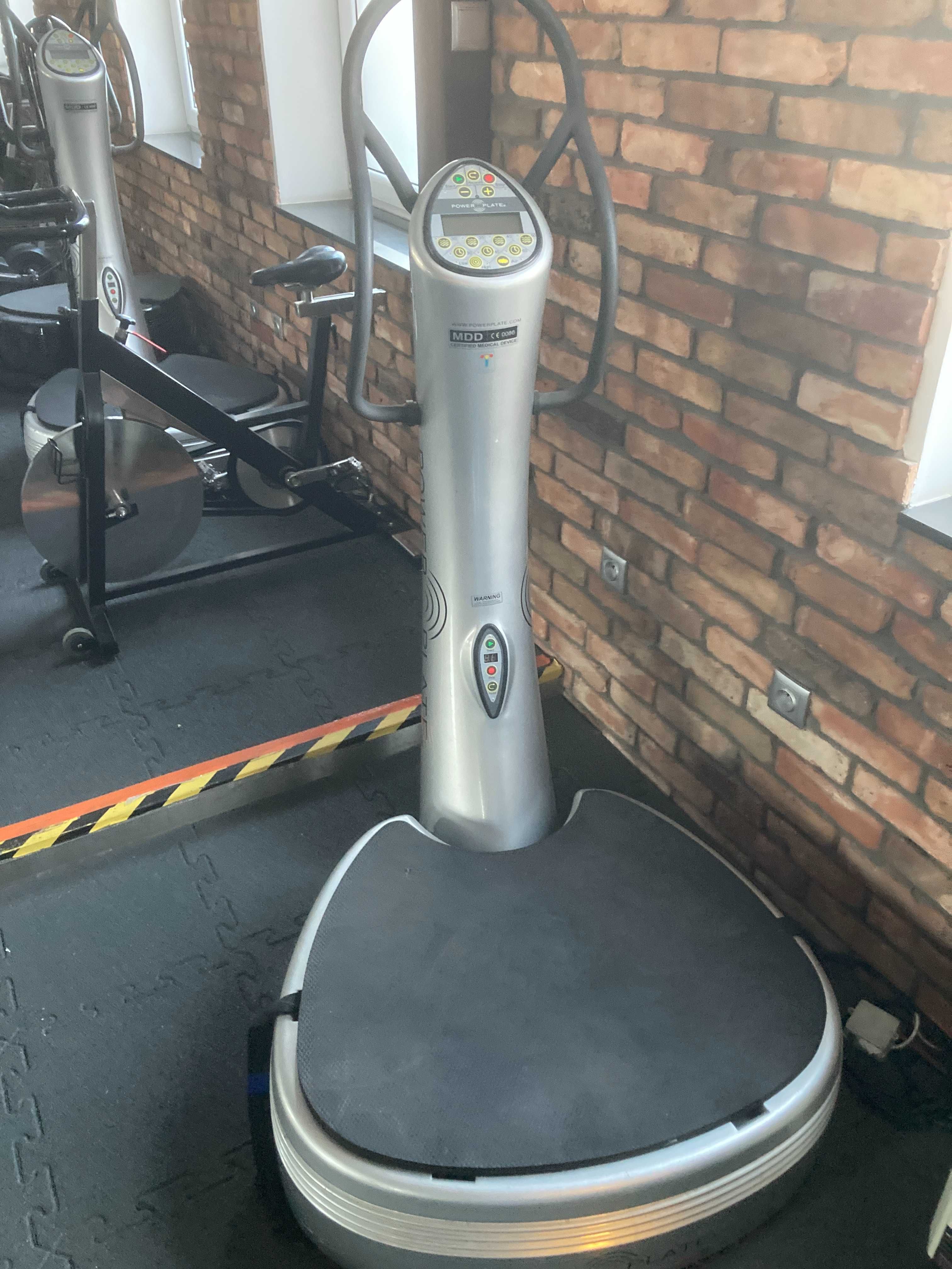 Power Plate Pro5