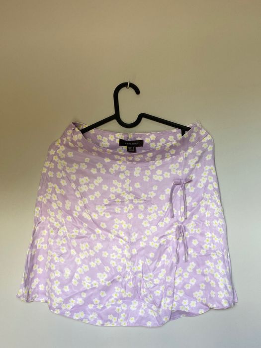 Saia lilás Primark com detalhes flores