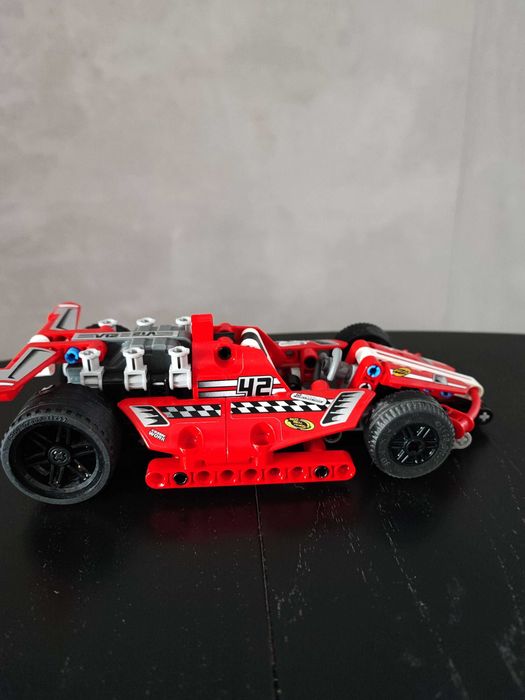 LEGO Technic wyścigówka 42011