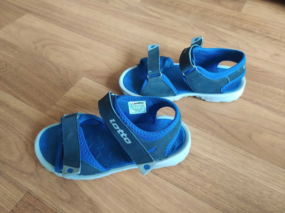 Босоніжки для хлопчика 7-8 років