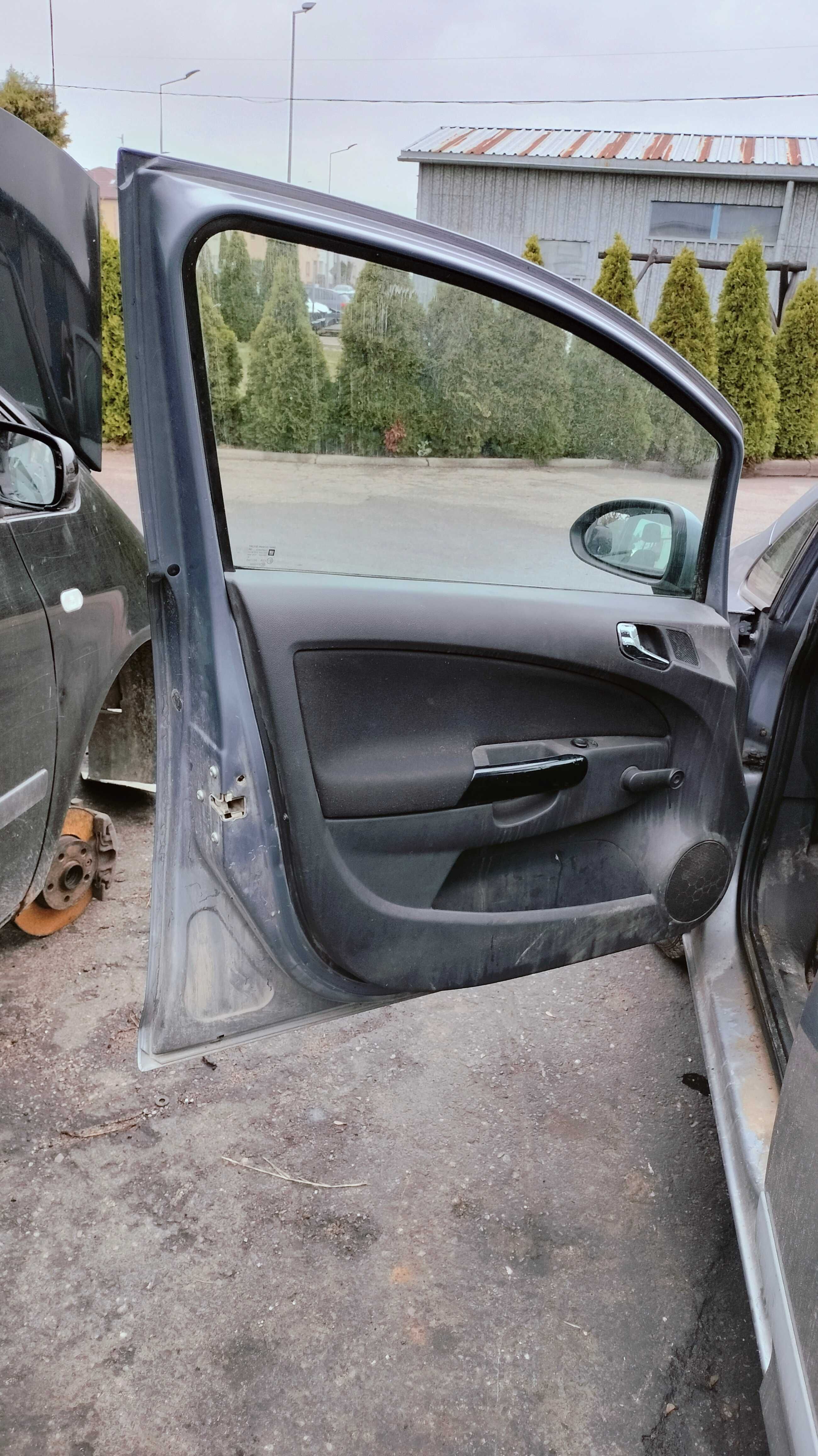 Opel Corsa D silnik 1.3  drzwi zderzak tył reflektor lampy tył części