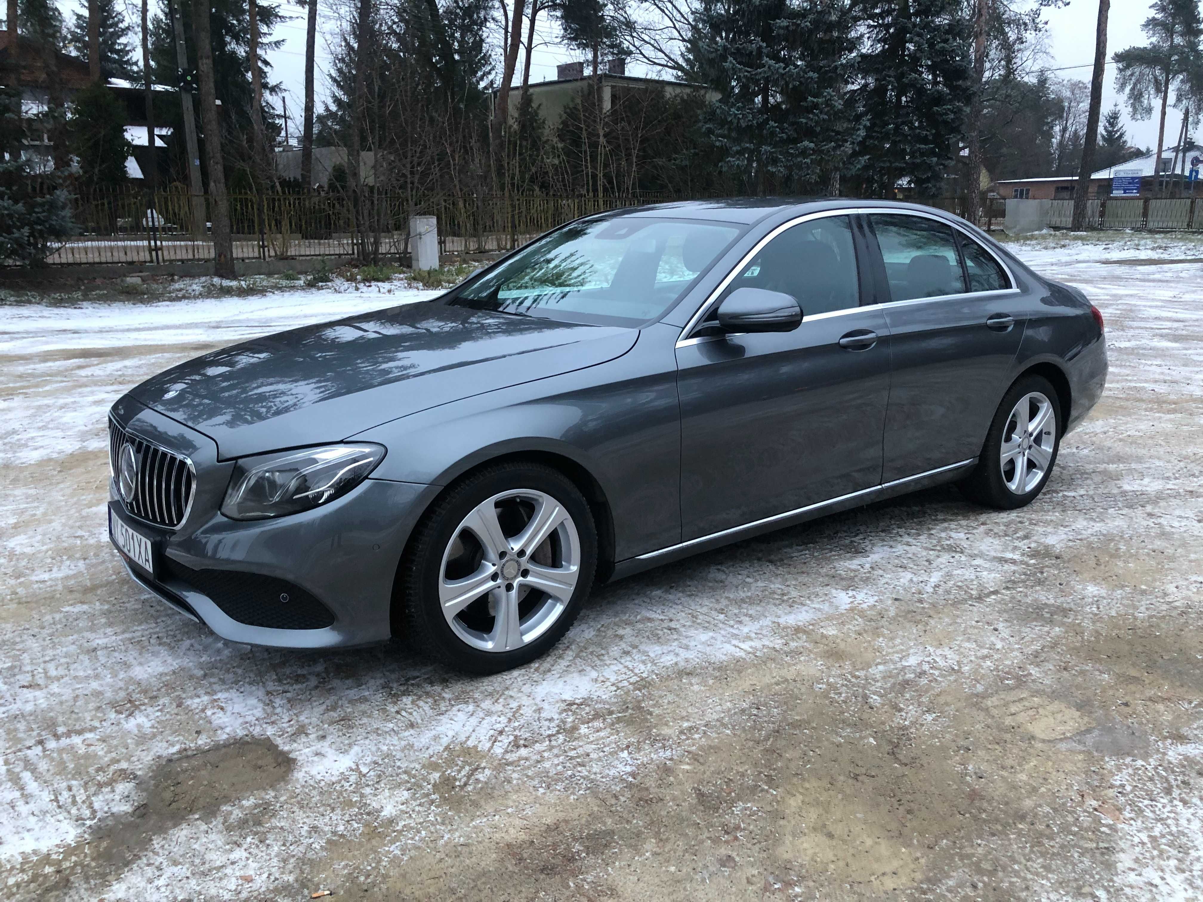 Wypożyczalnia/Wynajem Samochodów Limuzyn Mercedes Warszawa