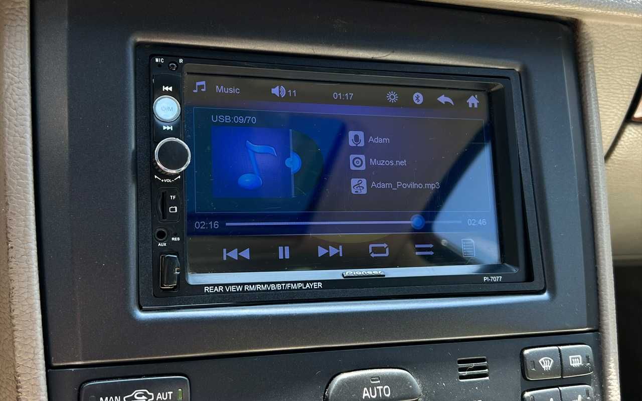 Volvo XC90  2005