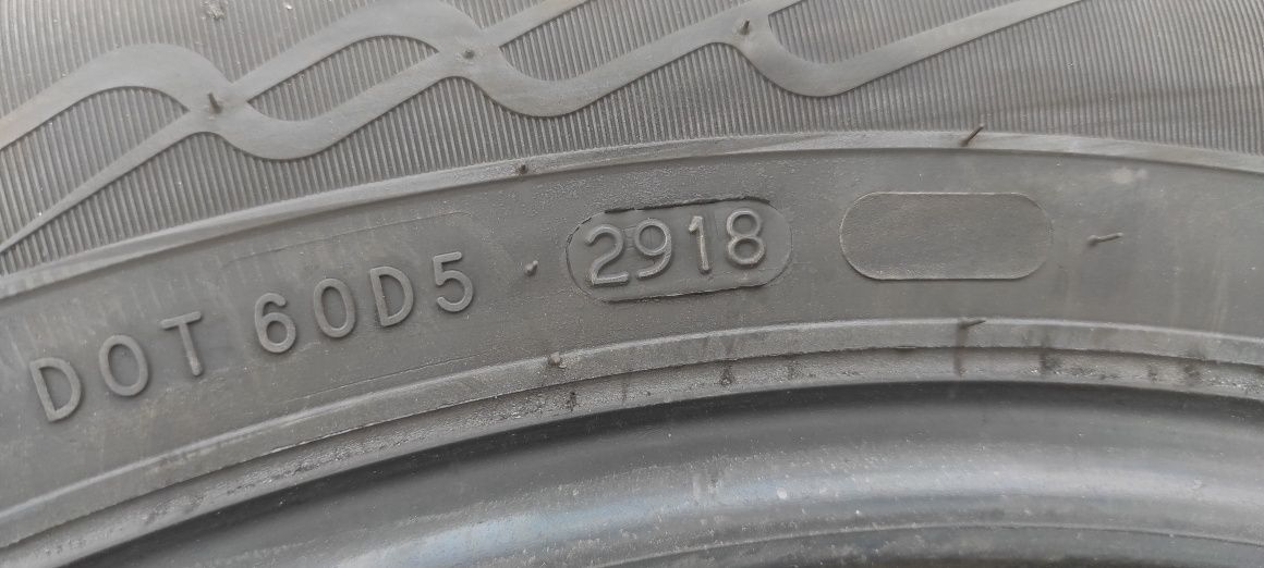 Opony zimowe z 2018r 5mm 215/55/17 Nokian N