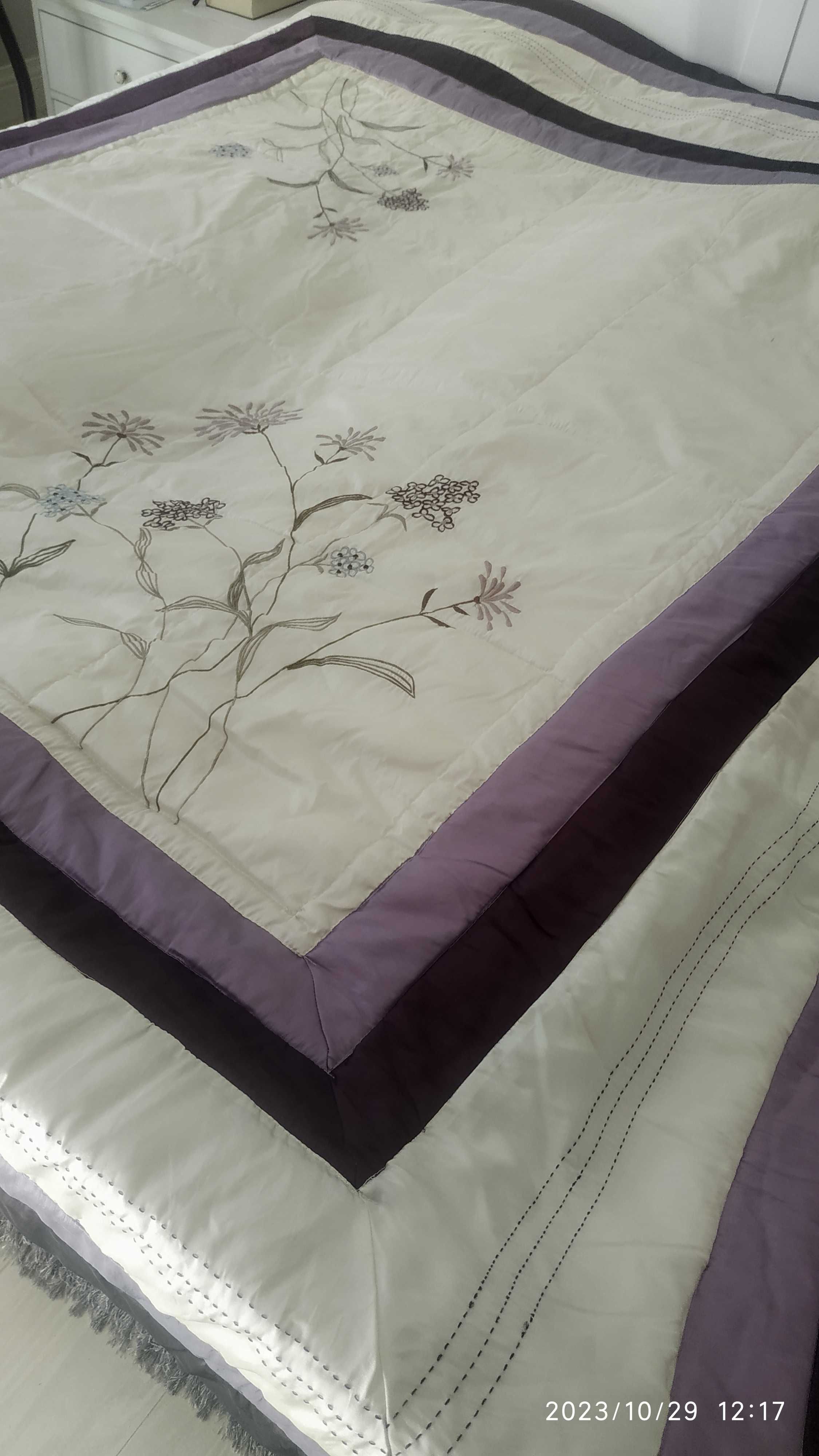 śliczna narzuta na łóżko 220x240cm + 2 pokrowce na poduszki