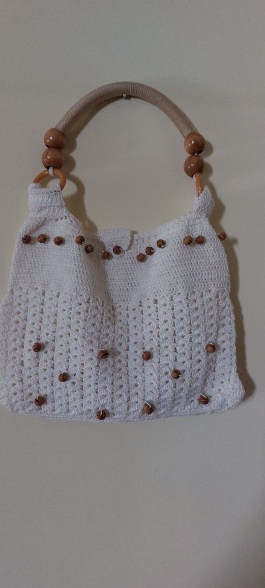 Vendo bolsas em crochê  10€ cada feitas por mim