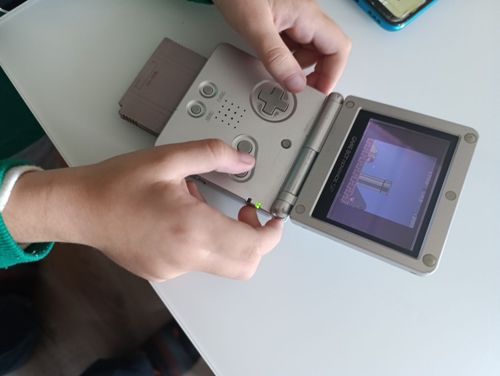 Gameboy advance sp game boy Nintendo Mario NES retro