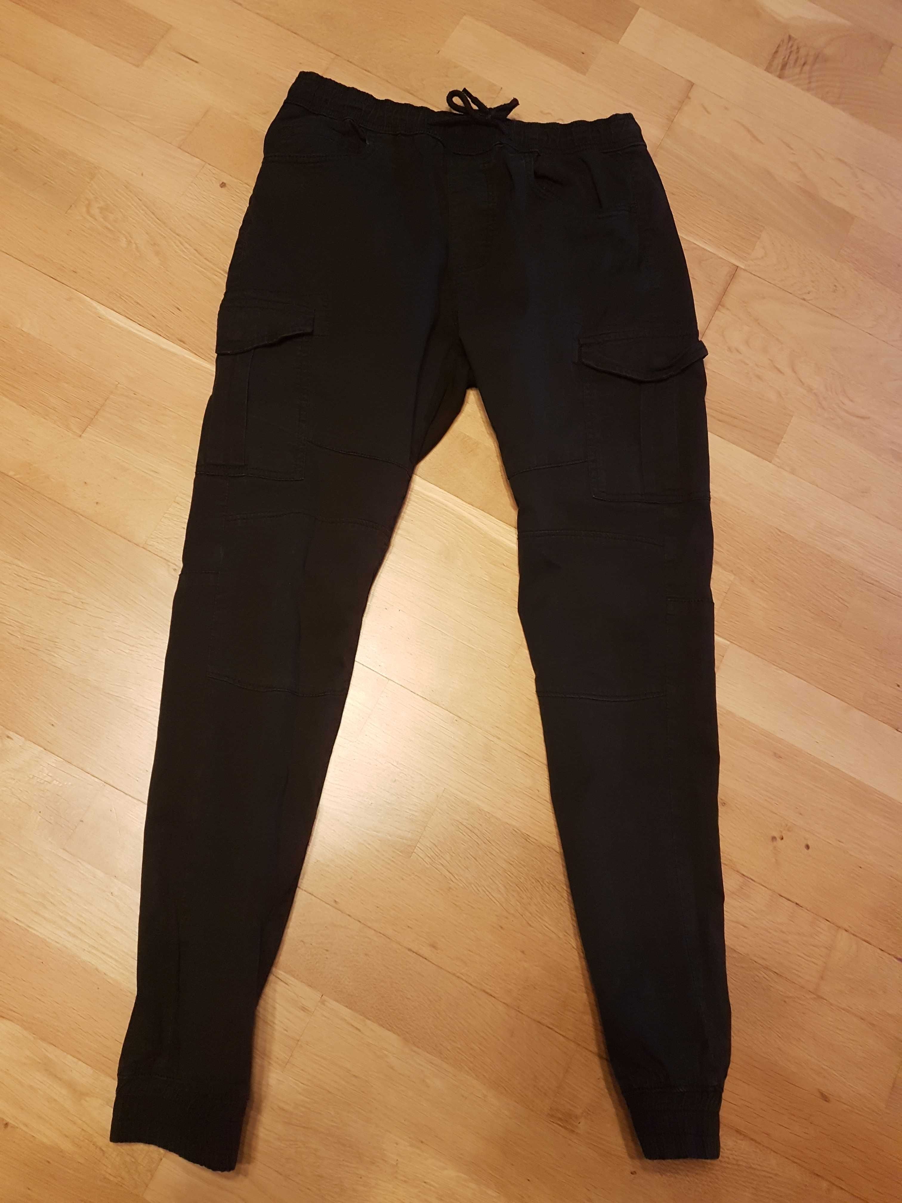 Spodnie czarne S ze ściągaczami