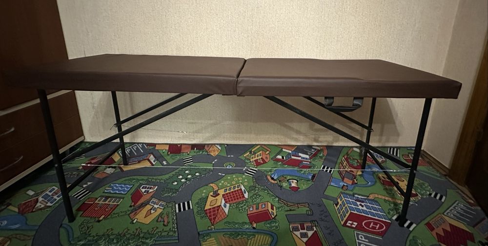 Продам косметологический,масажный стол.