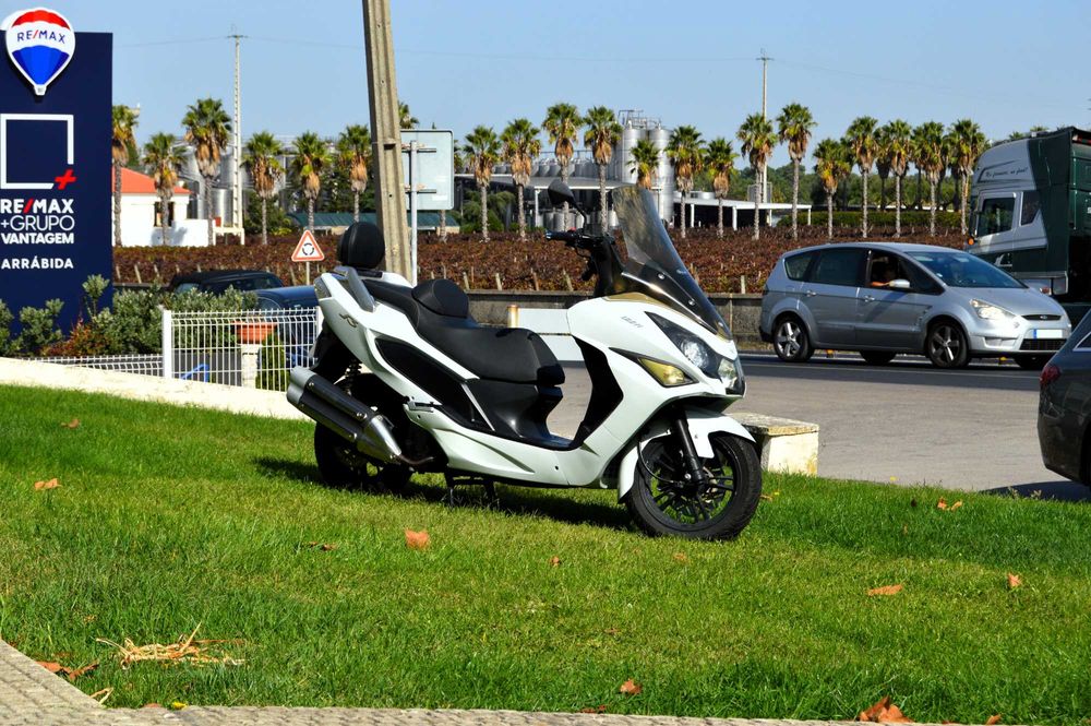 Daelim S3 125cc bem estimada