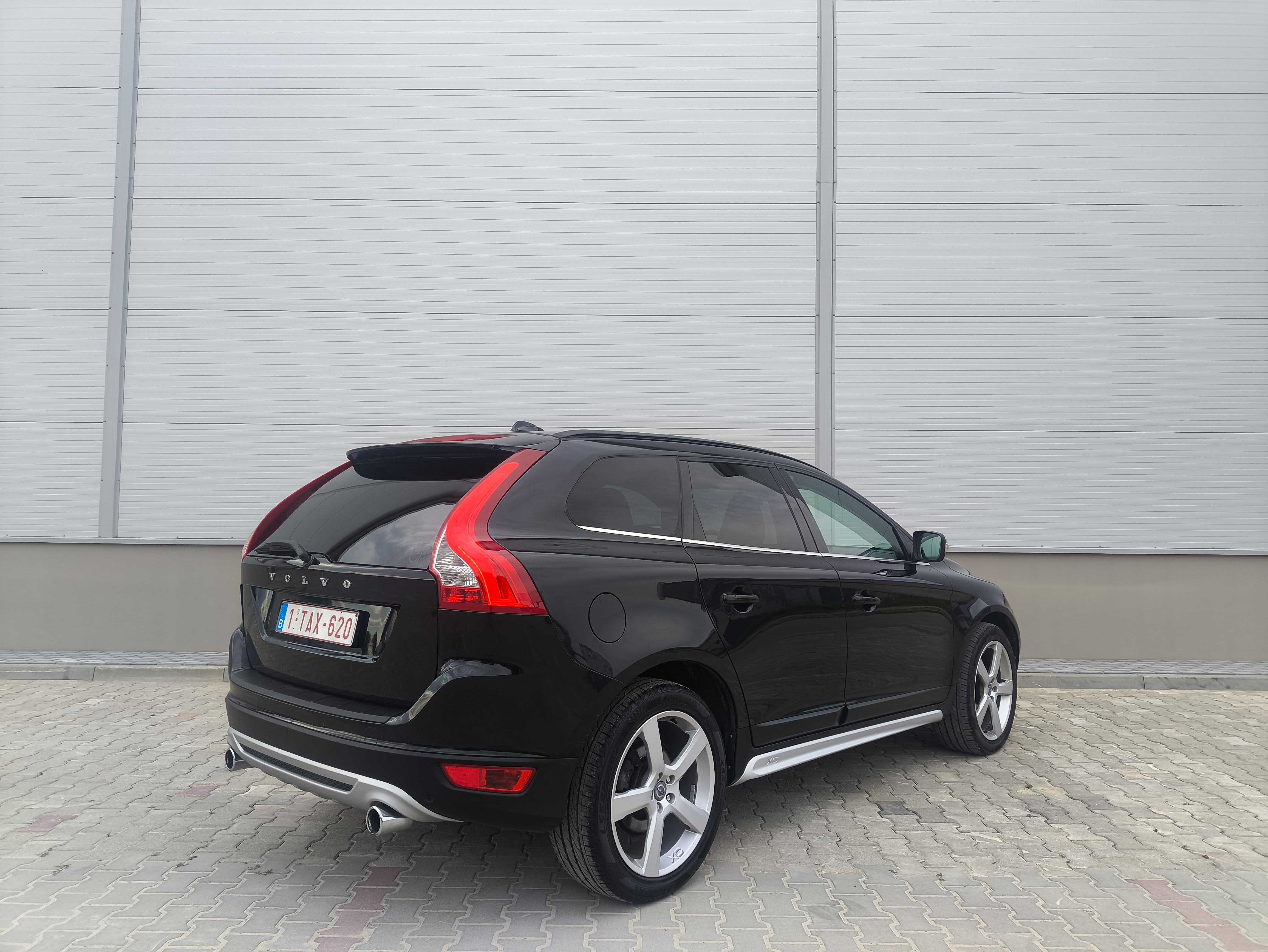 Volvo XC60 2.0D 163KM Automat**R-Design**Skóra**Xenon*Navi*2x kpl. kół