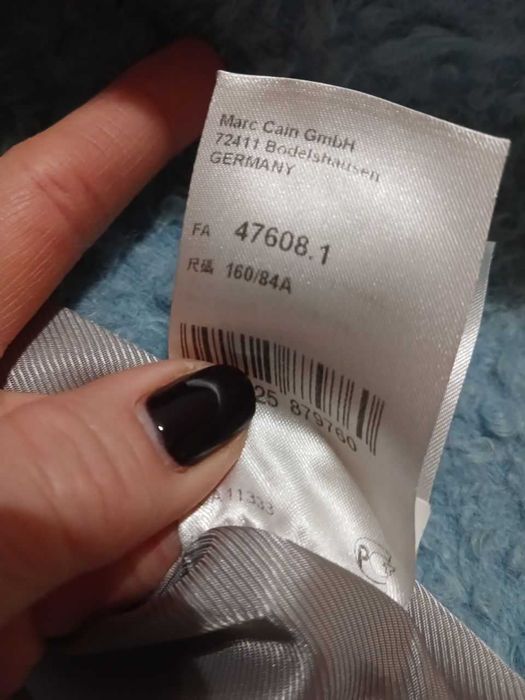 Полупальто Marc Cain небесно-голубого цвета. Размер S-M.