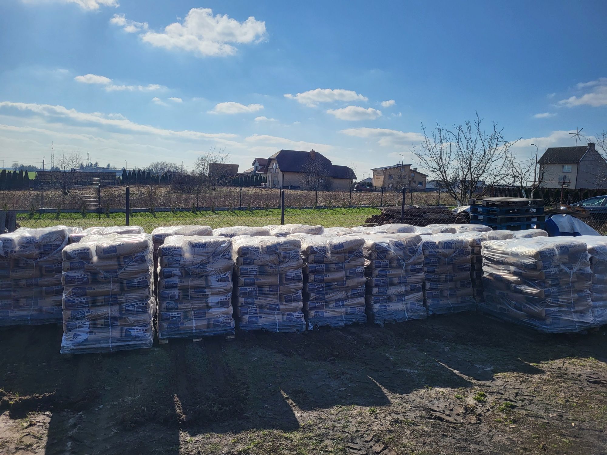 Sprzedam piasek kwarcowy do piaskowania , kostki, tynków