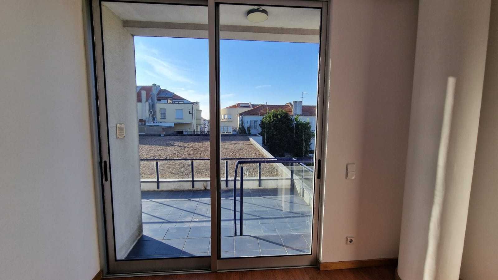 T1 c/terraço para investimento - 4% rentabilidade - Porto